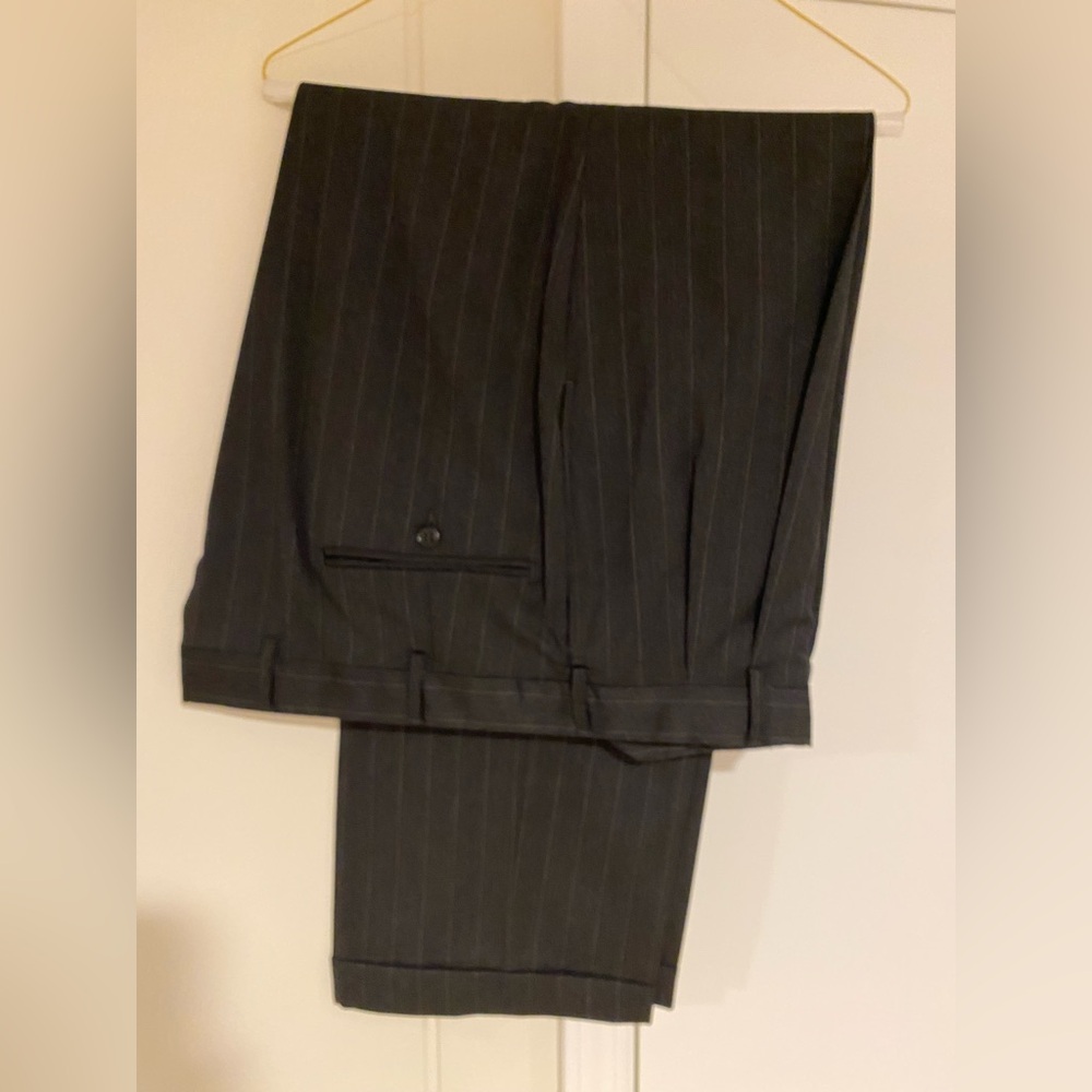 Jos. A. Bank Men’s dark gray pinstriped wool suit pants 39 regular cuffed